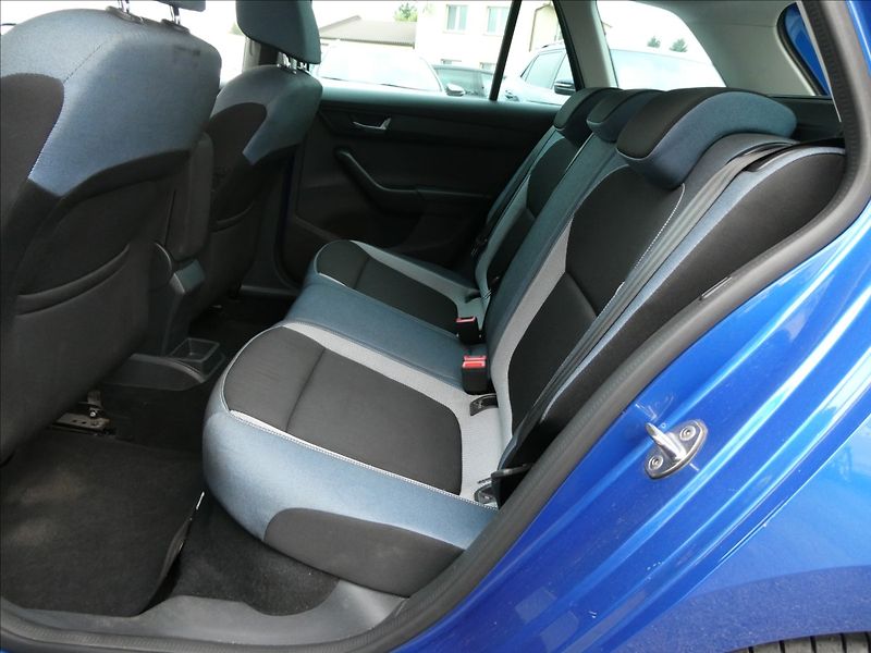 Škoda Fabia 1,2 TSi 2xkola,auto klima,temp - fotka 18 z 42