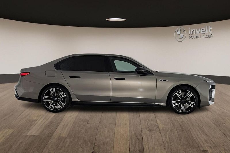 BMW Řada 7 řady 7 | M760e xDrive - fotka 2 z 27