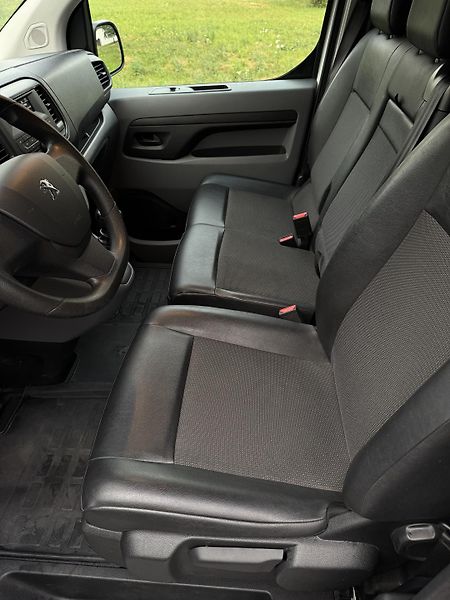 Peugeot Expert (2021) L2 2.0 150 koní Top Stav - fotka 16 z 16