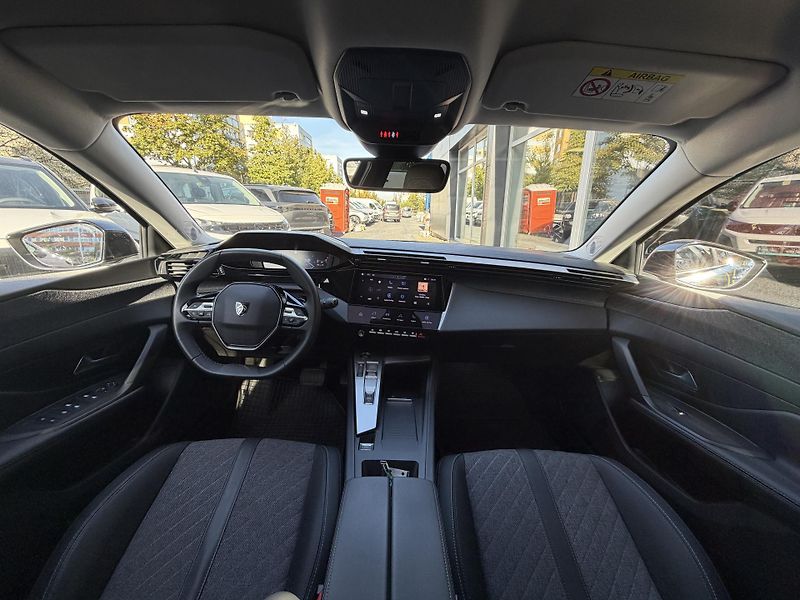 Peugeot 408 (2024) ALLURE PureTech 130k EAT8 - fotka 25 z 42
