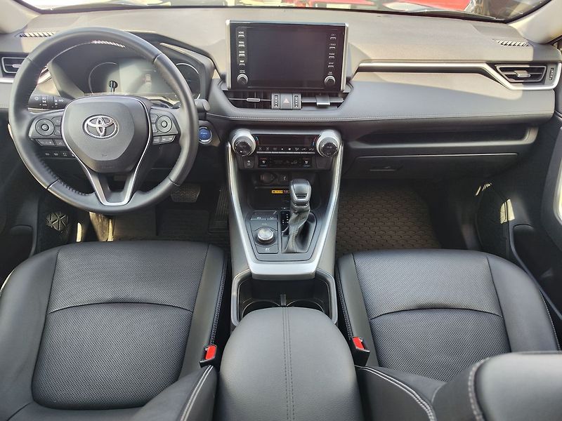Toyota RAV4 2.5 HEV/163kW Executive 4WD - fotka 15 z 32