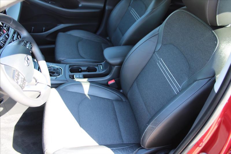Hyundai i30 1,5 TGDI  1MAJ,AT,STYLE,ZÁRUKA - fotka 10 z 31