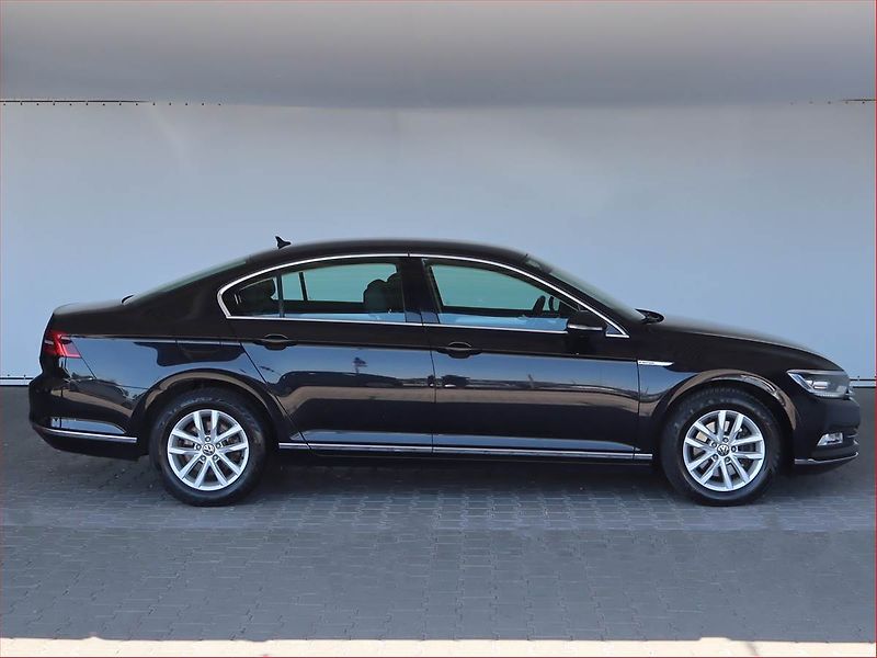 Volkswagen Passat (2017) 2.0 TDI, 4X4, Automat - fotka 6 z 25