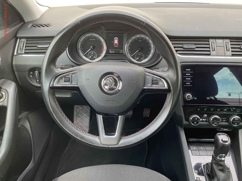 Škoda Octavia (2019) 2.0 TSi 4x4, ČR, Edition 100 - fotka 11 z 17