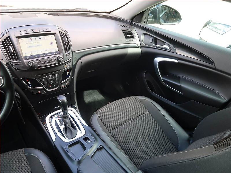 Opel Insignia (2015) 2.0 CDTI, 4X4, Automat, Navi - fotka 8 z 20