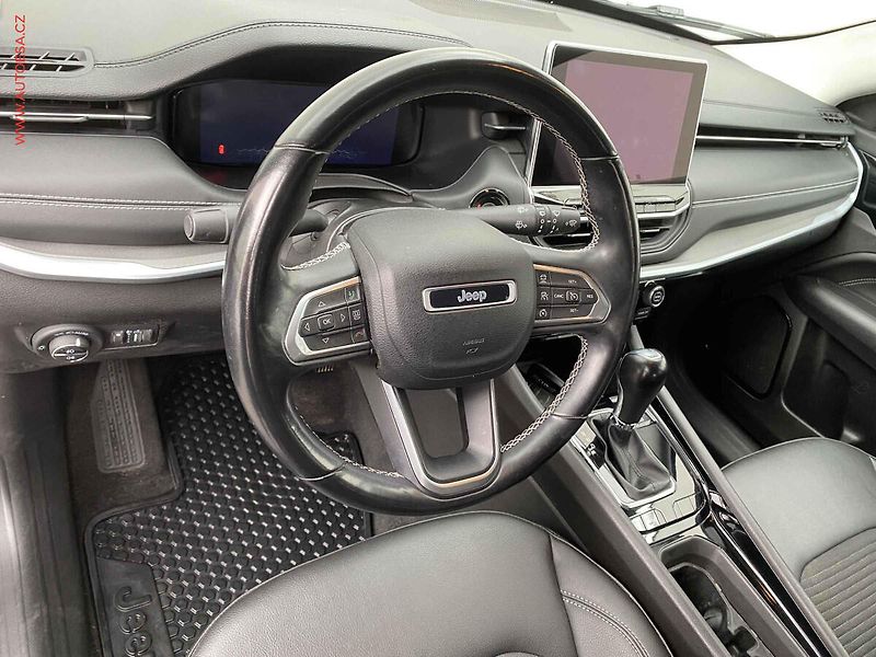 Jeep Compass (2021) 1.3T, Limited, AT, kamera, TZ - fotka 12 z 21