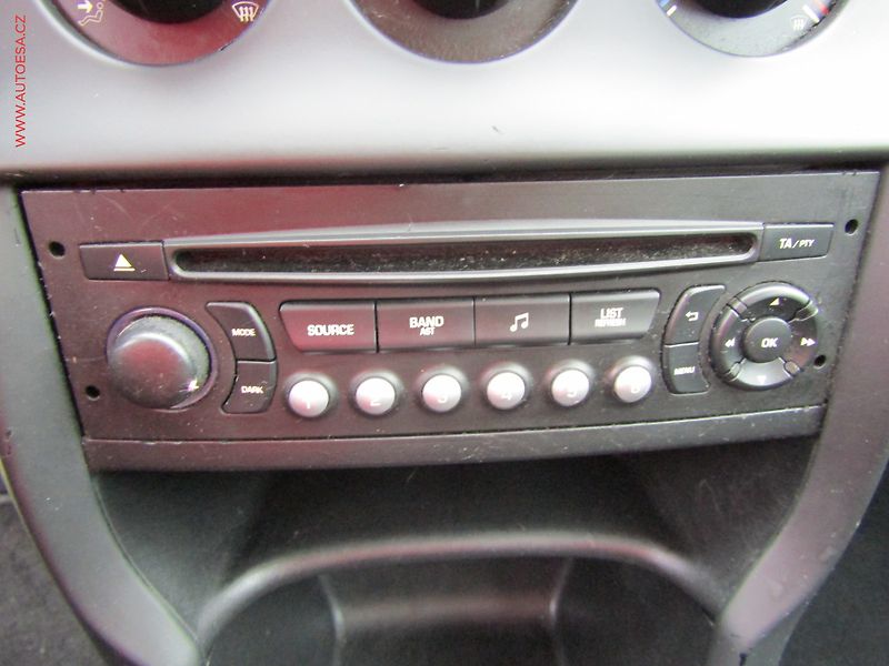 Citroën C3 (2015) 1.2 i, AC - fotka 13 z 16