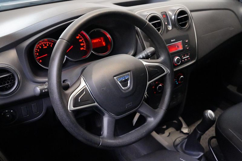 Dacia Logan - fotka 14 z 24