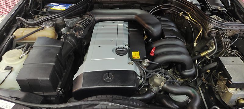 Mercedes-Benz 124 (1994) 320 kupé - fotka 16 z 18