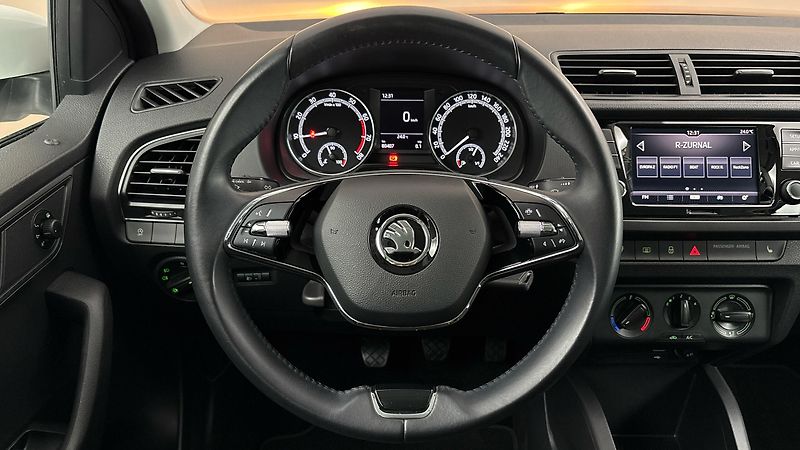 Škoda Fabia 1.0 TSI Ambition Combi - fotka 9 z 25