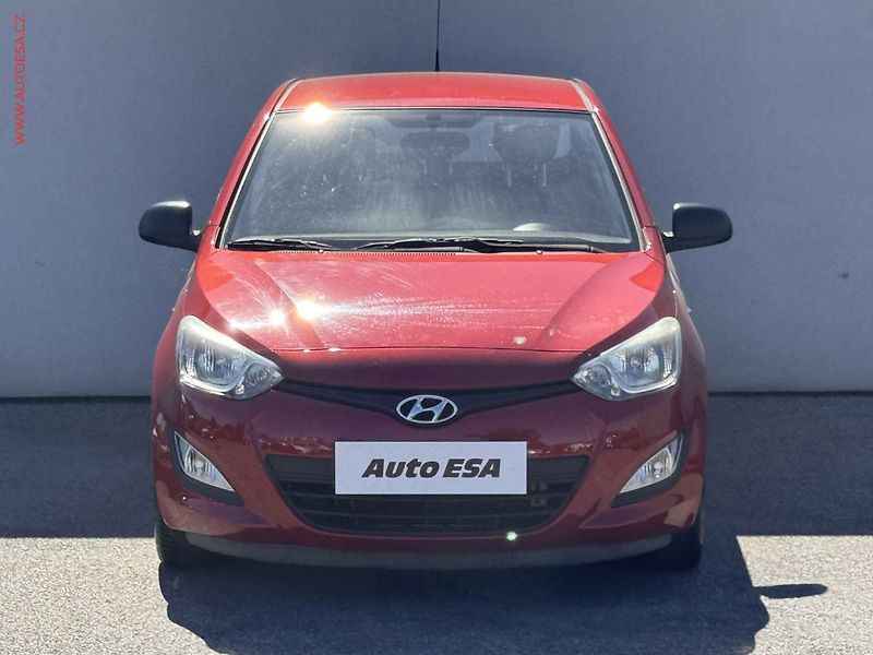 Hyundai i20 (2014) 1.2i, ČR, servis.kniha, AC - fotka 2 z 12