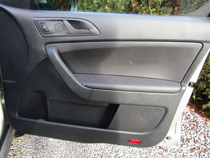 Škoda Yeti (2014) 1.6 TDI 77kW  BEZ KOROZE - fotka 27 z 38