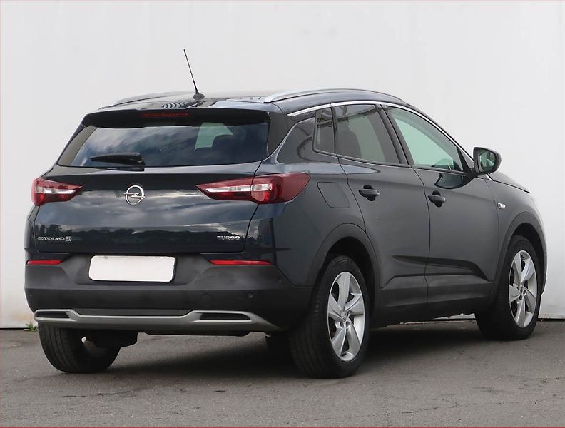 Opel Grandland X (2018) Innovation 1.2 Turbo - fotka 5 z 21