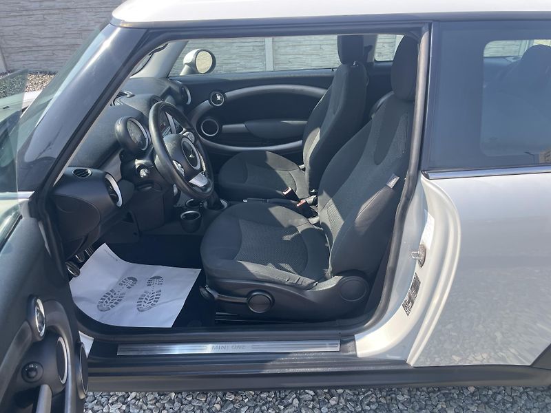 Mini Clubman 1.4i 95PS CLUBMAN 154TKM TOP!! - fotka 98 z 176