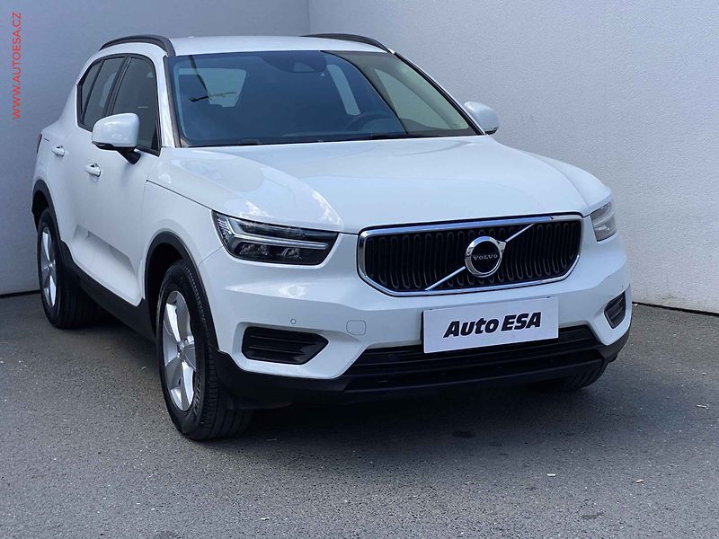 Volvo XC40 (2021) 1.5i, ČR, Momentum, AT, LED - fotografie inzerátu