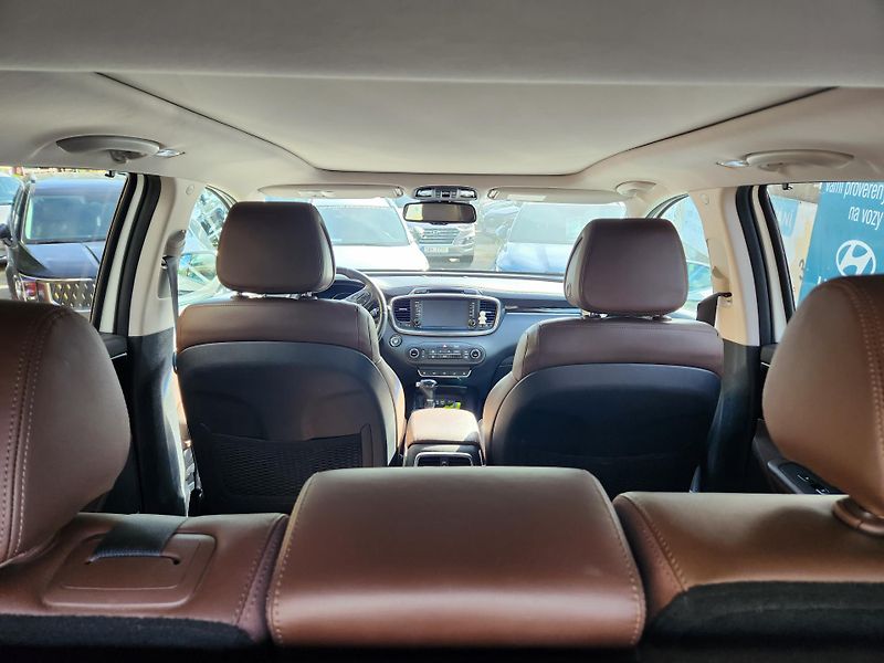 Kia Sorento (2018) 2.2-PREMIUM-PANORAMA-KŮŽE - fotka 11 z 15
