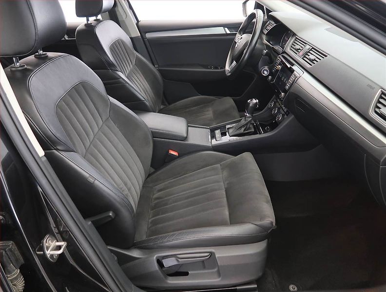 Škoda Superb (2015) Style 2.0 TDI, Automat, Kůže - fotka 9 z 27
