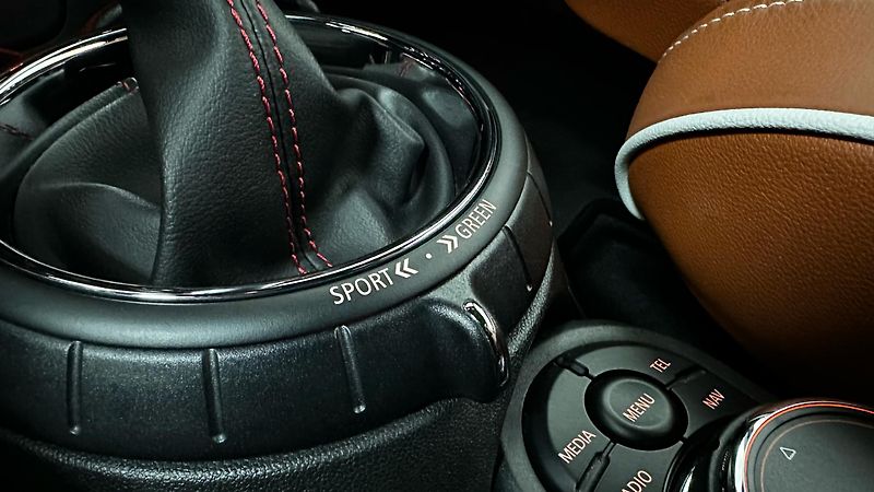 Mini Ostatní KABRIOLET / JOHN COOPER WORKS - fotka 31 z 52