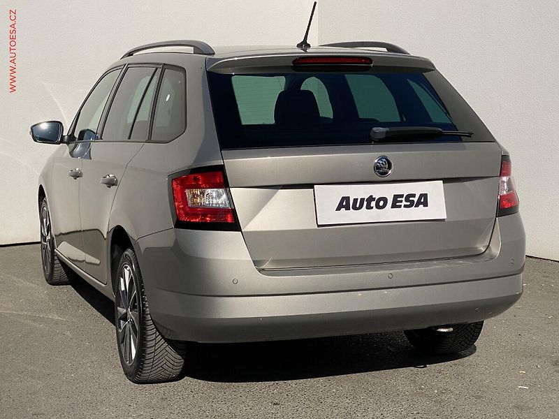 Škoda Fabia (2015) 1.2 TSi, Edition - fotka 6 z 18