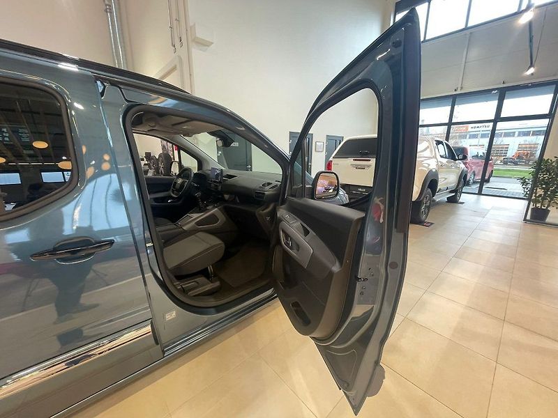 Toyota ProAce City Verso 1.5 D-4D M/T Family 7S - fotka 26 z 30