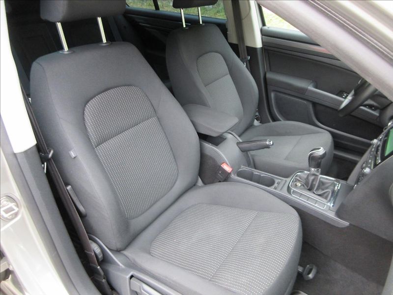 Škoda Superb 1,6 TDi, Nové ČR, 160 tis. Km! - fotka 15 z 27