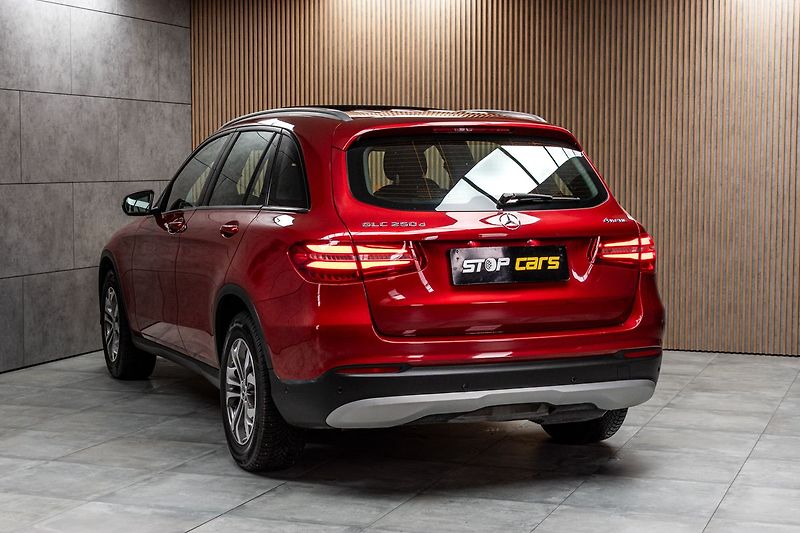 Mercedes-Benz GLC 250d 4MATIC*ACC*TAŽNÉ*DPH - fotka 5 z 44