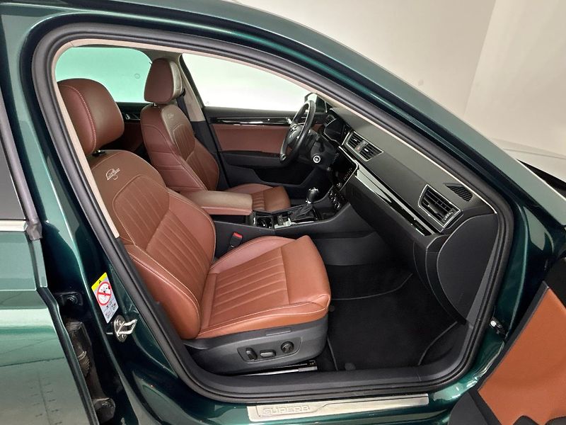 Škoda Superb L&K DSG - fotka 9 z 30