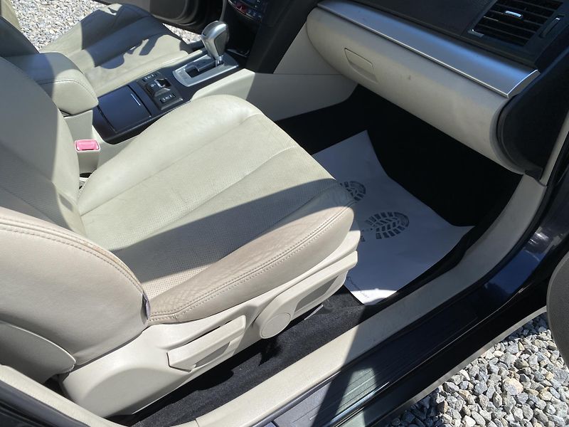 Subaru Outback 2.5i 170PS 4x4 BIFUEL PAN NAVI - fotka 124 z 157