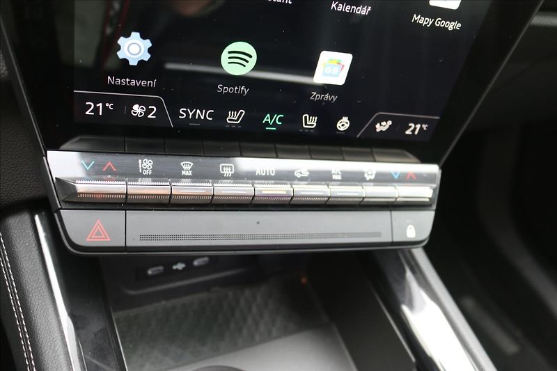 Renault Austral 1,2 e-HYBRID, TAŽNÉ - fotka 30 z 49