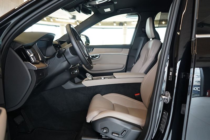 Volvo XC90 B5 PLUS Bright, Vzduch, 360° - fotka 18 z 50
