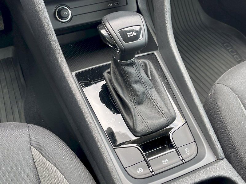 Škoda Karoq (2021) 1.5 TSI 110 kW DSG Ambition Pl - fotka 11 z 30