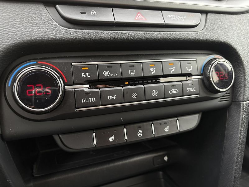 Kia Ceed 1.5 T-GDi 117kW DCT TOP - fotka 20 z 21