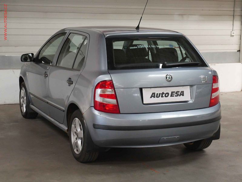 Škoda Fabia (2005) 1.2 HTP, 2.maj,ČR, AC, tažné - fotka 4 z 14