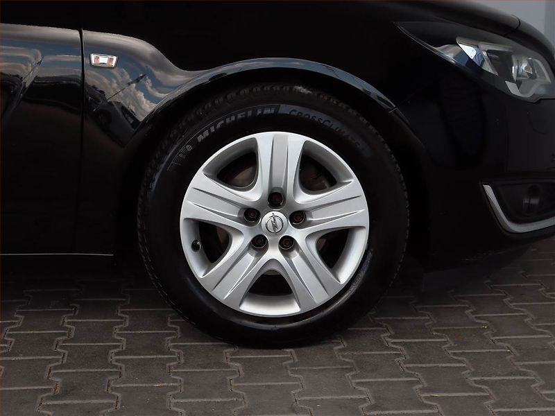 Opel Insignia (2017) 1.6 CDTI, Navi, Xenony - fotka 15 z 25
