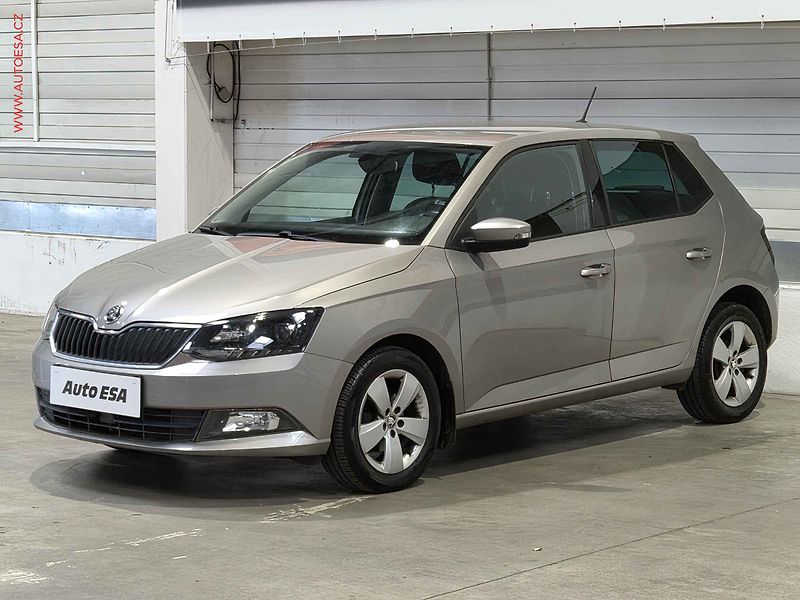 Škoda Fabia (2017) 1.2TSi, 2.maj,ČR, autoAC - fotka 3 z 16