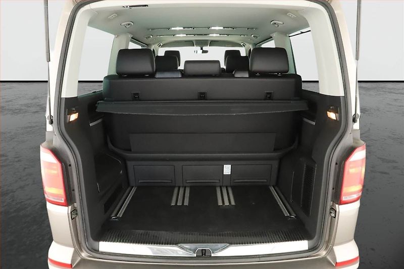 Volkswagen Multivan (2017) Highline 2.0 BiTDI 4Motion, ČR - fotka 16 z 17