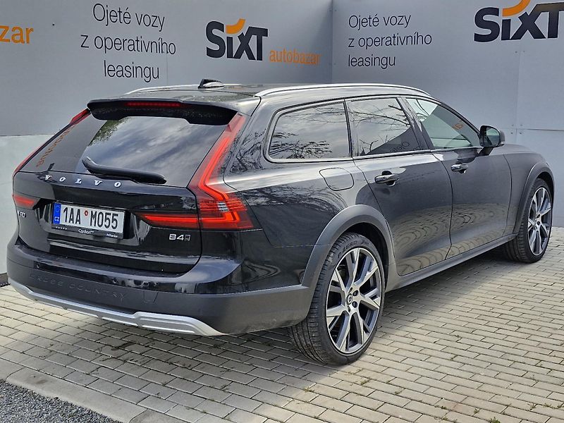 Volvo V90 Cross Country B4 AWD MHY Ultim - fotka 3 z 6