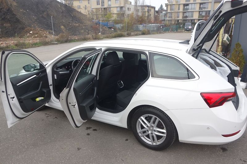 Škoda Octavia 2,0TDi 85kW Style !Koup v ČR! - fotka 33 z 36