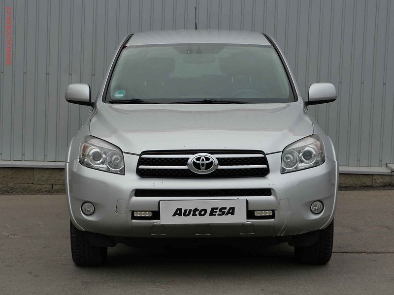 Toyota RAV4 (2008) 2.2 D-CAT 4x4, STK8/28 - fotka 2 z 17