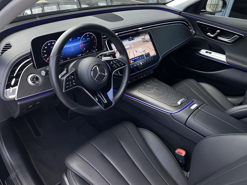 Mercedes-Benz Třídy E E 220 d 4M Avantgarde - fotka 9 z 26