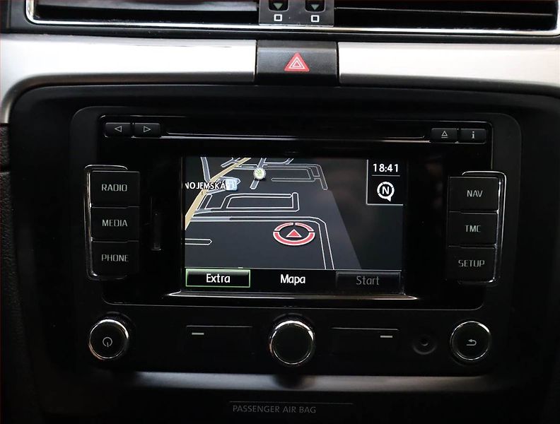 Škoda Superb (2015) Style 2.0 TDI, Navi, Xenony - fotka 13 z 22
