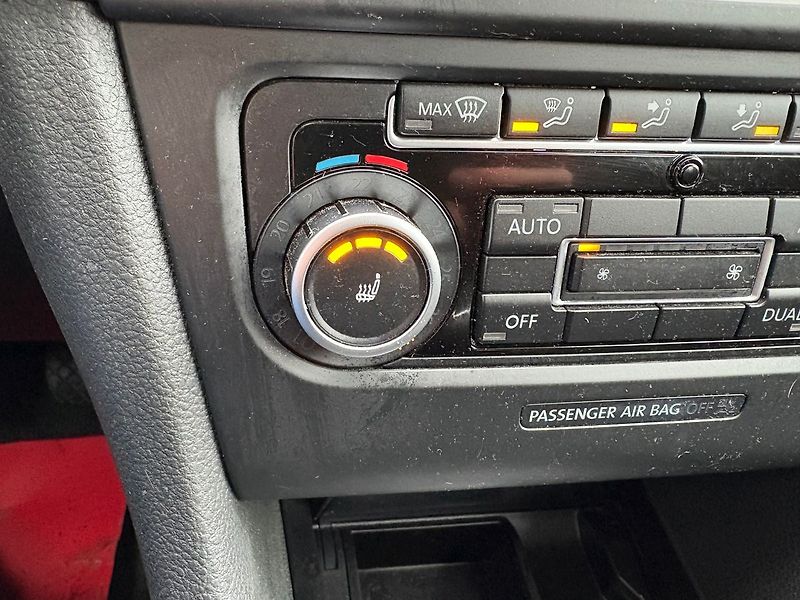 Volkswagen Golf 1.6, 75kW, Aut. Klima, Výhřevy - fotka 12 z 23