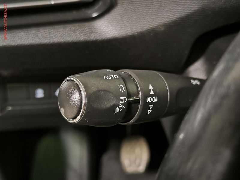 Peugeot 308 (2018) 1.2PT, Allure, navi - fotka 16 z 17