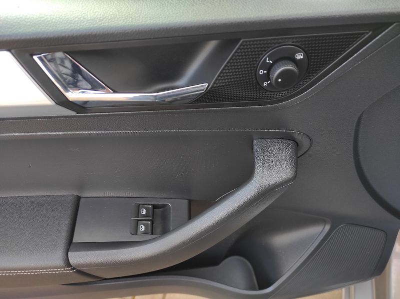 Škoda Rapid 1,0TSi Spaceback, ČR - fotka 17 z 37