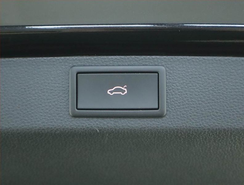 Škoda Karoq (2024) Sportline 1.5 TSI - fotka 21 z 21