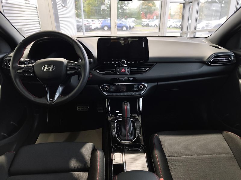 Hyundai i30 (2024) 1.0T-GDi 74kW N-line AT - fotka 10 z 21