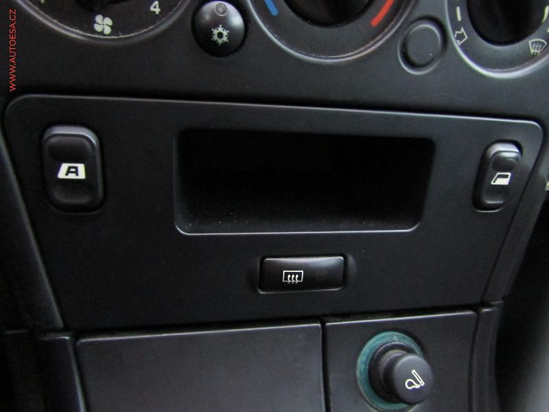 Citroën Xsara (2004) 1.4i, 2.maj,ČR, AC - fotka 13 z 13