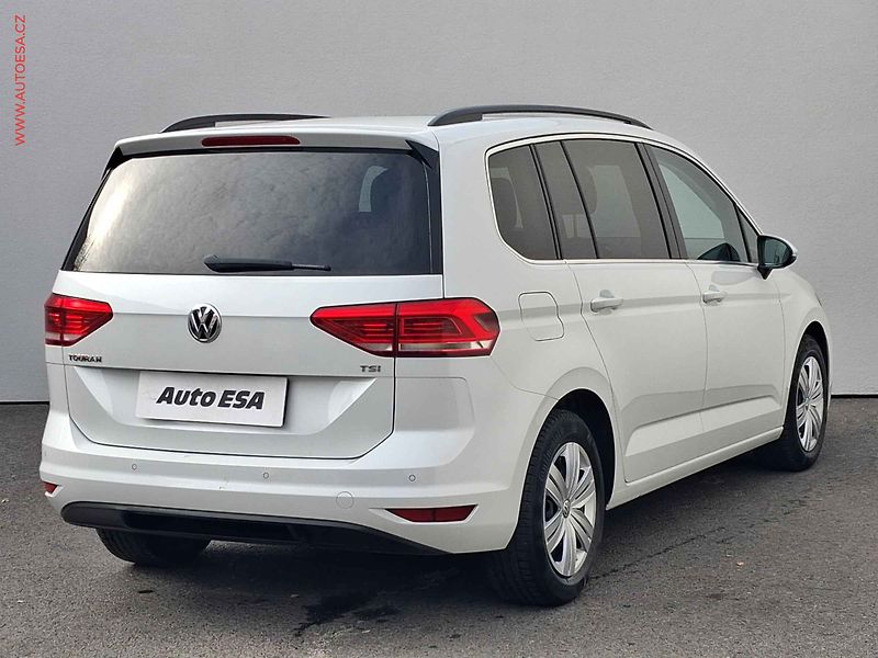 Volkswagen Touran (2016) 1.2 TSi, Comfortline, +kola - fotka 4 z 17