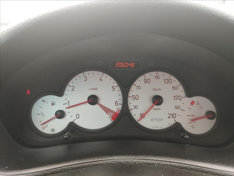 Peugeot 206 1,6 i 80KW QUIKSIKVER - fotka 26 z 26