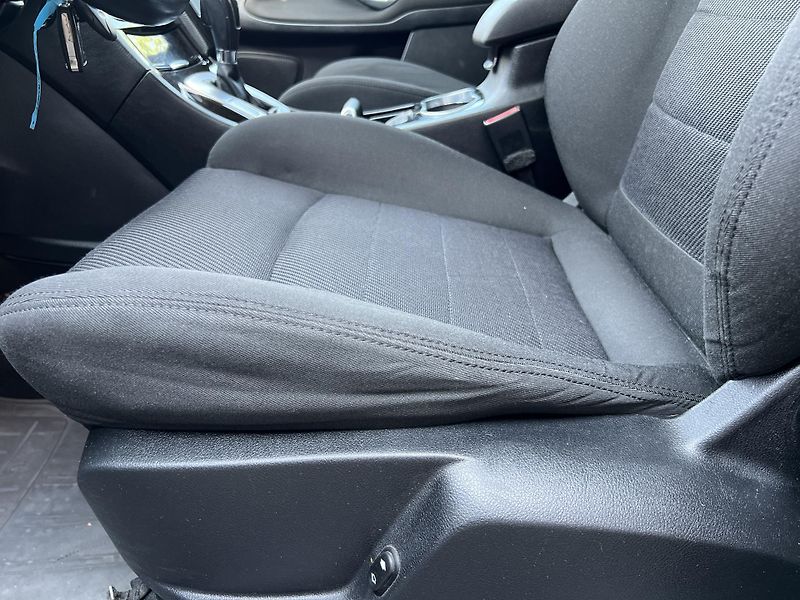 Ford S-MAX 2.2TDCi AUTOMAT NAVI KLIMA - fotka 11 z 44